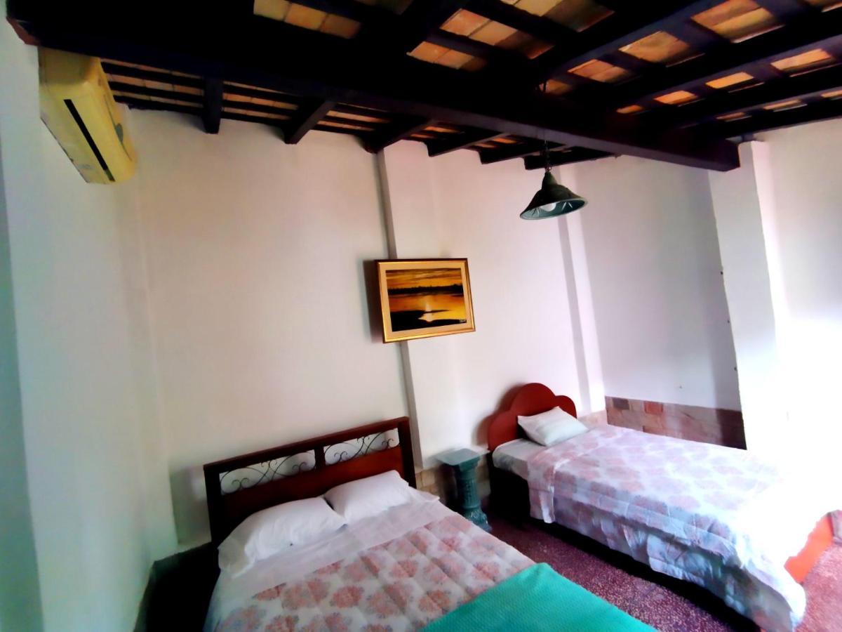 Hotel La Aparesida Areguá Екстериор снимка