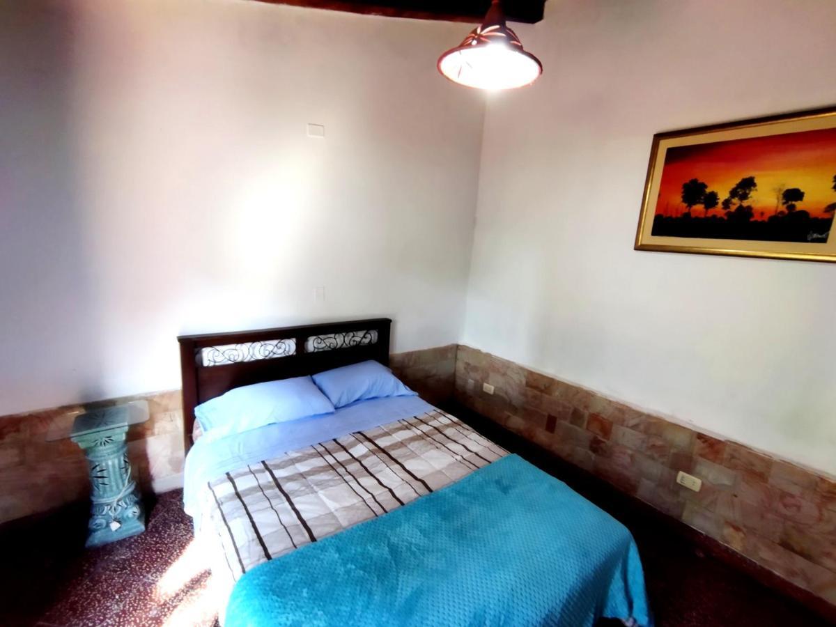 Hotel La Aparesida Areguá Екстериор снимка